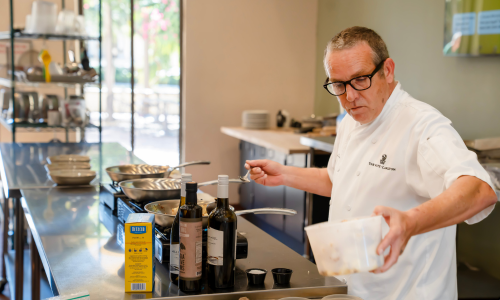 The Ritz-Carlton's Chef Andrew Thompson provides pasta demonstration for USF students