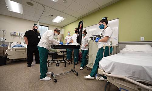 USF Sarasota-Manatee students in Simulation Lab