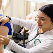 nursing student listening to mankin's lung